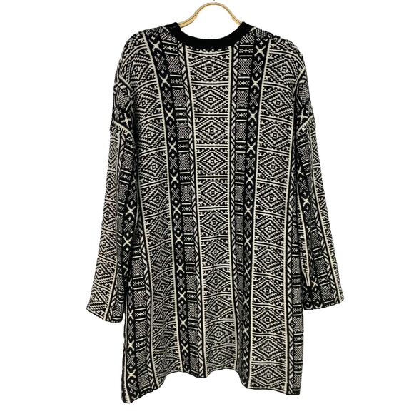 Old Navy Fair Isle Long Cardigan Sweater Women M Black White Southwestern Tribal - Picture 2 of 5